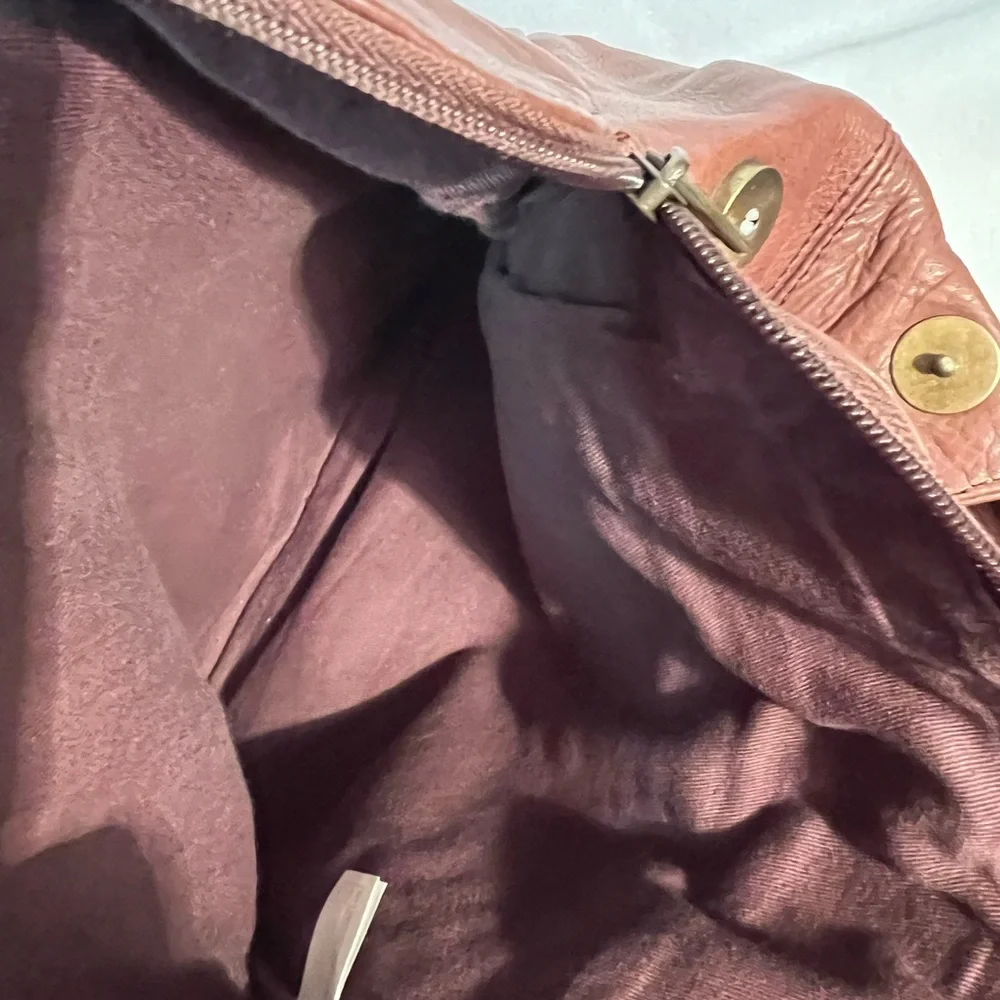 Wilsons Leather Shoulder Bag